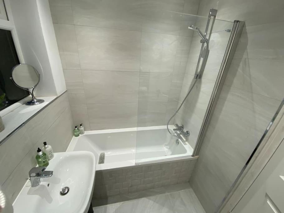 Thornton  Wharfedale Lodge- Bungalow-3 Bed, 2 Bath, Amazing! מראה חיצוני תמונה